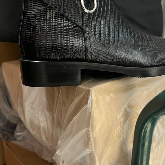 Givenchy lock ankle boot - Picture 2 of 8